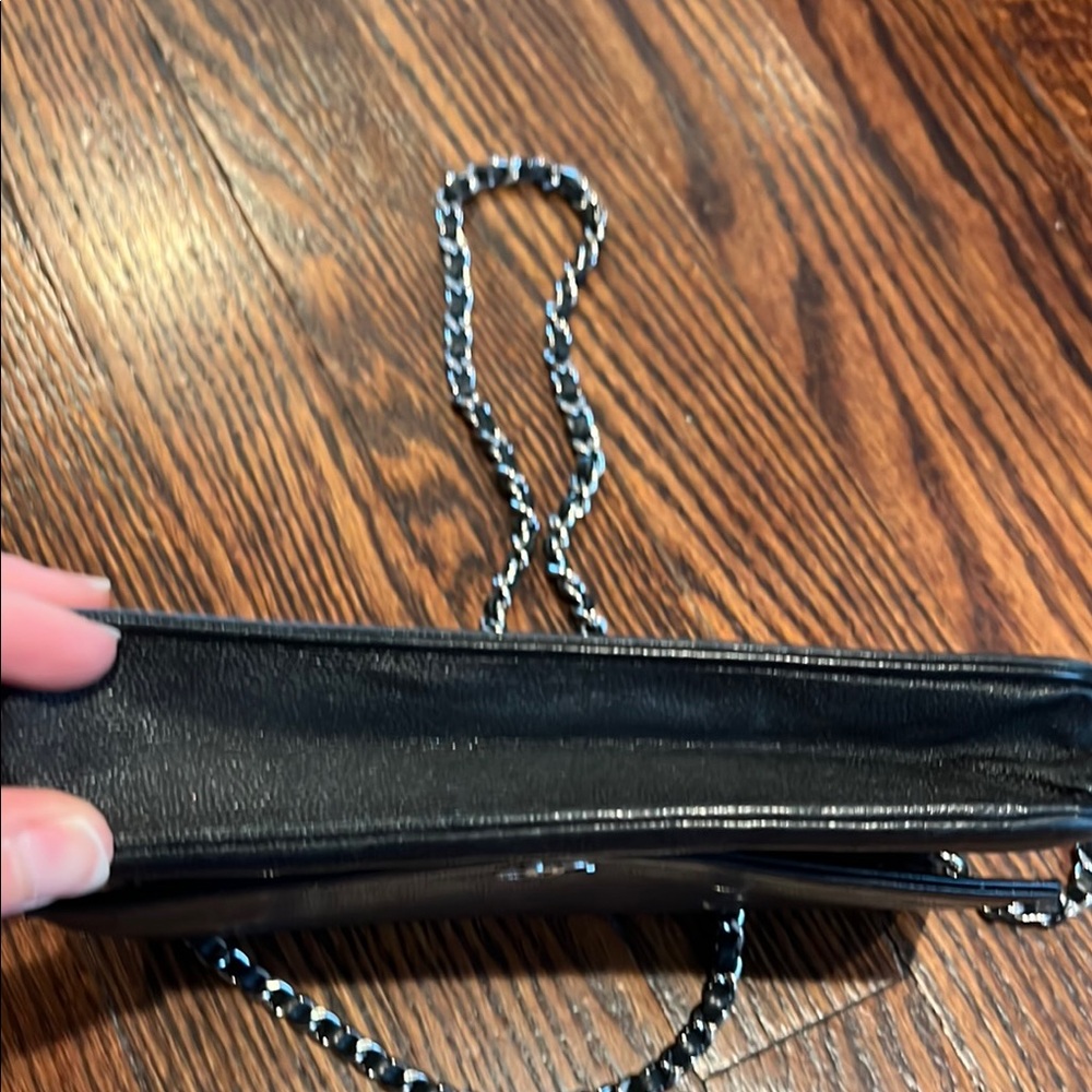 CHANEL Black Crossbody Bag with Iconic CC Logo - Picture 10 of 12